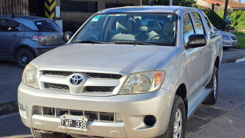 Toyota HILUX 2.5 DC 4X2 — foto 2